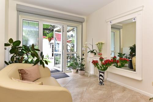 Double Room with Private External Bathroom image 3