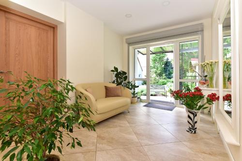 Double Room with Private External Bathroom image 2
