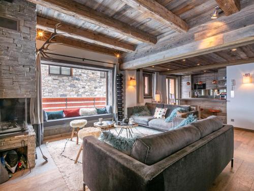 Appartement-chalet de standing avec cheminée et hammam, idéalement situé sur le front de neige de Val d'Isère - FR-1-694-9 - Location saisonnière - Val-d'Isère