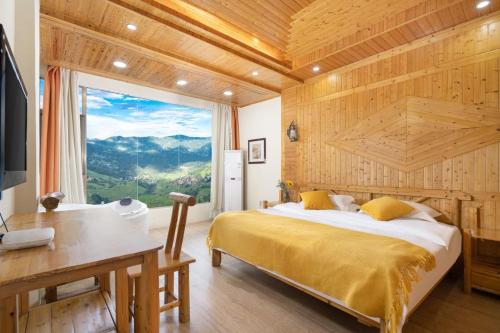 2 bedrooms, 4 beds
