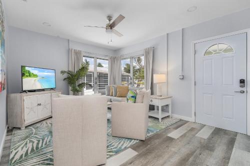 Dune Our Thing - Building A - 171 Washington condo in Fort Myers Beach, USA
