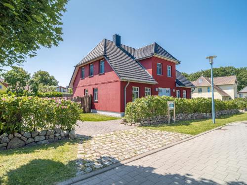 Haus STRANDHAFER WF-06 (links) in Wustrow, Deutschland