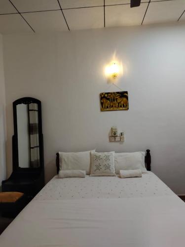 Deluxe Double or Twin Room with Balcony image 2