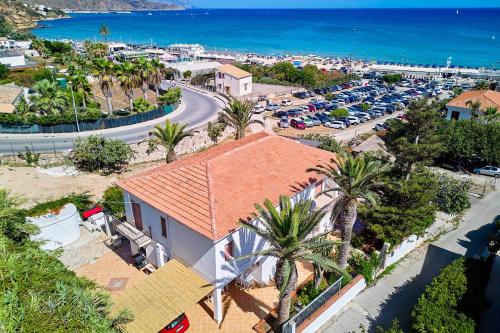 Villa Azzurra a pochi passi dal mare - image 2