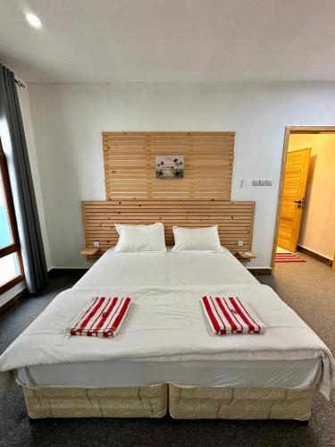 Private Rooms in Shared Beach Chalet - 1 in Sur