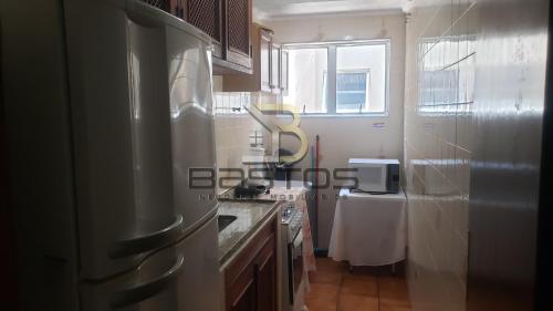 One-Bedroom Apartment image 8