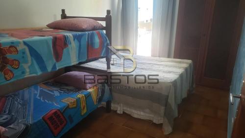 One-Bedroom Apartment image 6