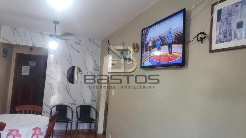 One-Bedroom Apartment image 5