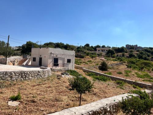 منزل مستقل لقضاء اجمل الاوقات بجبال عجلون in อัญลูน