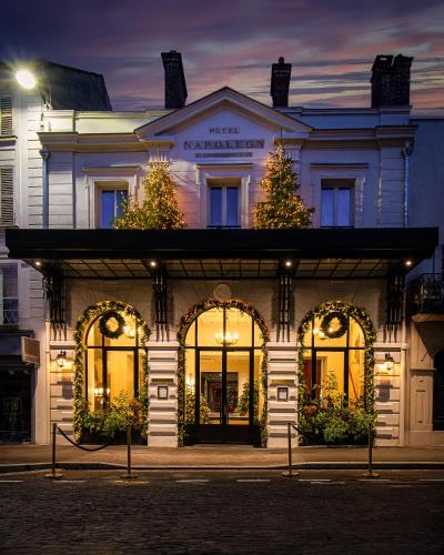 ทางเข้า, Hôtel & SPA Napoléon (Hotel & SPA Napoleon) in ฟองเตนโบล