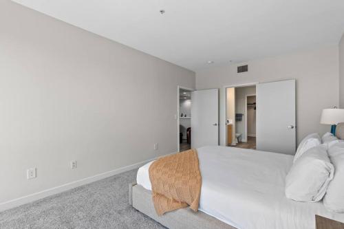 Marina Dreamscape Chic 2bd Oasis by the Ocean