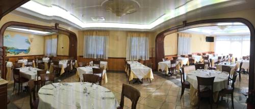 Tricolore Hotel - image 3
