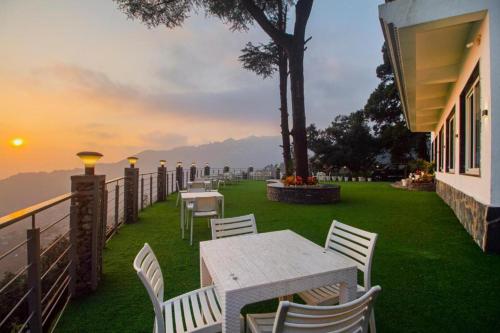 Garden, Baris Resort in Mussoorie