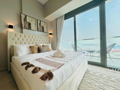Venduras - Skyline View Farhad Azizi Residence Al Jaddaf, Dubaï
