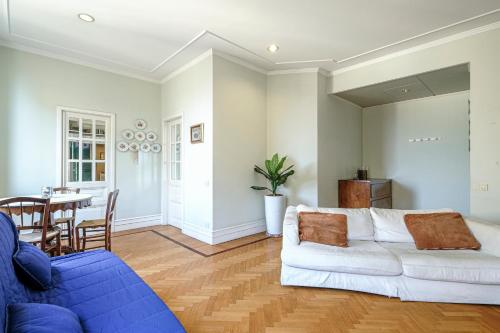 PIRAMIDE SHABBY by Casa e Lode - colosseum, air conditioning, Roma