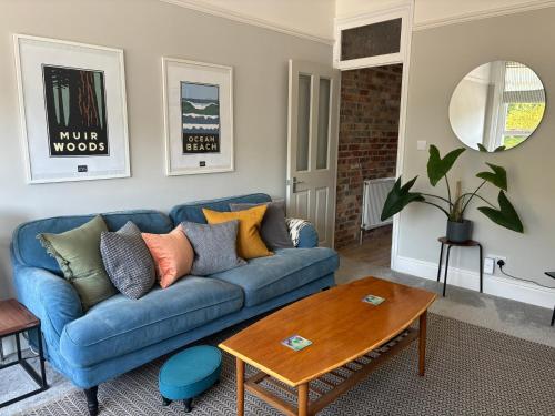 Charming Edwardian maisonette in trendy location, minutes from restaurants and pubs in Ashley Cross, Poole