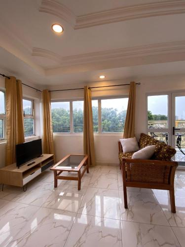 Big studio with balcony in Osu Accra, Accra (Foto 7)