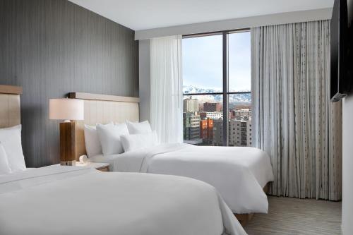 Queen Studio with Two Queen Beds and City View