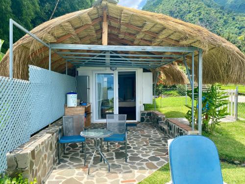 Exterior view, La Bonita at Los Elementos in Santa Cruz la Laguna