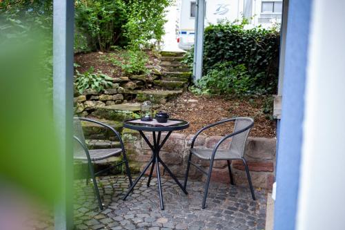 Erkély/terasz, BEST STAY moderne Stadtwohnungen in Hünfeld - Küche, Schlafsofa, Terrasse oder Balkon WLAN Smart TV (BEST STAY moderne Stadtwohnungen in Hunfeld - Kuche, Schlafsofa, Terrasse oder Balkon WLAN Smart TV) in Hunfeld