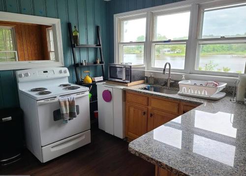 Private Riverfront Retreat in Piney Point (MD)