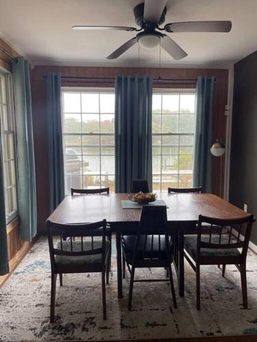 Private Riverfront Retreat in Piney Point (MD)