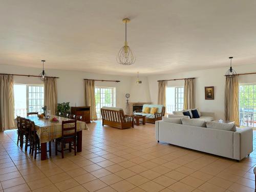 Facilities, Luxurious Villa Stardust with swimming pool & BBQ in Paderne