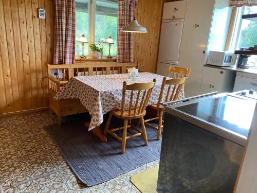 Küche, Lapplands lilla Gästhuset med båtuthyrning - Lapplands kleines Gästehaus mit Bootsverleih (Lapplands lilla Gasthuset med batuthyrning - Lapplands kleines Gastehaus mit Bootsverleih) near Flughafen Vilhelmina