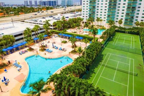 Beautiful and big Apartment by the beach in Sunny Isles Beach, USA