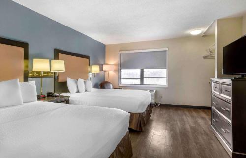 2 double beds