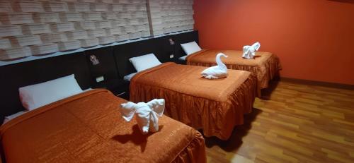 Triple Room with Private Bathroom image 3