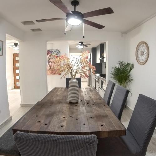 Three-Bedroom House image 4