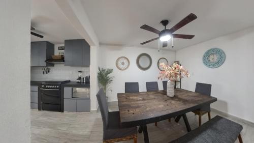Three-Bedroom House image 6
