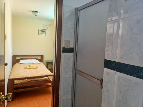 The Quito Guest House with Yellow Balconies for Travellers - image 3