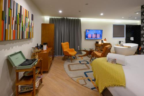 Suite image 5