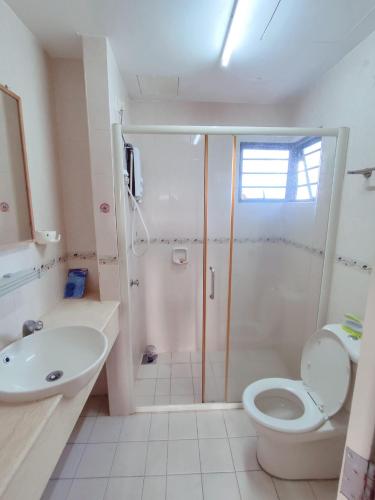 Standard Single Room with Shared Bathroom image 3