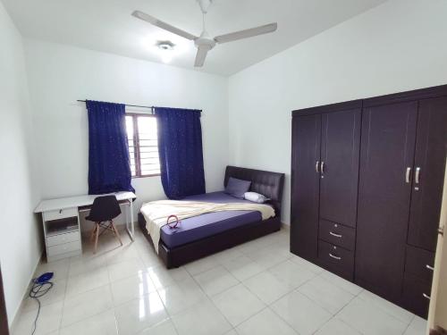 Double Room with Private Bathroom image 9