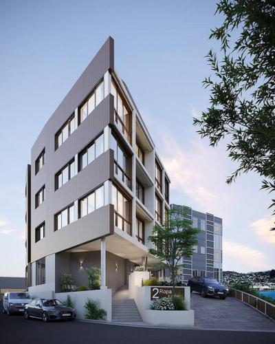 Brand New Lush Studio Apartment close to airport in มิรามาร์