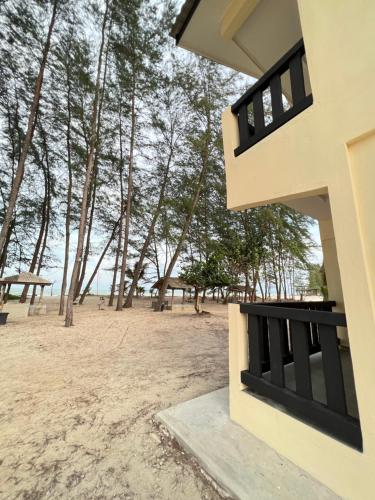 BAROKAH BEACH RESORT in Pasir Putih