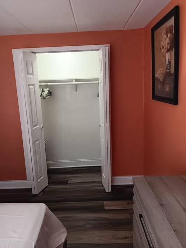 Condo Apartment Near Midway Airport in Chicago, USA