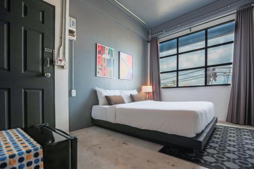 room detail thumbnail 0