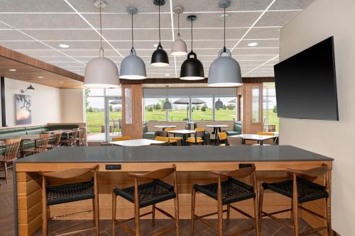Fairfield by Marriott Inn & Suites Sioux Center - image 11