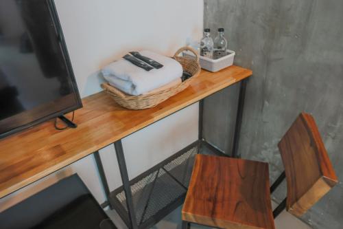 room detail thumbnail 2