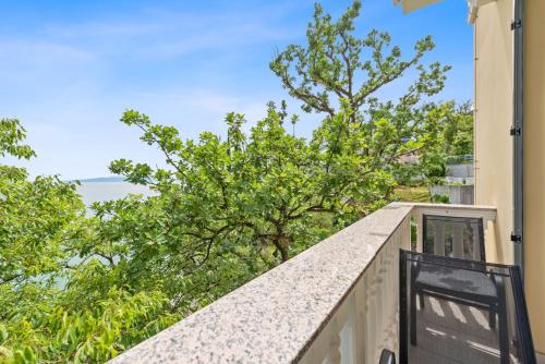 Deluxe Double or Twin Room with Sea View image 10