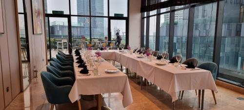 Starz Elegant KLCC Suite 2-3pax - image 9