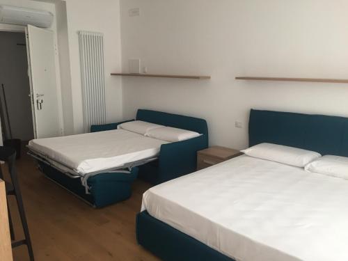 Superior Quadruple Room image 2