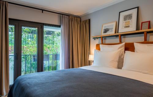 Zorba&Bond - Urban Motel