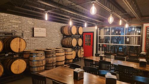 Bar/lounge, Cozy Cub, Breath taking Mtn views, Indoor pool in Pittman Center