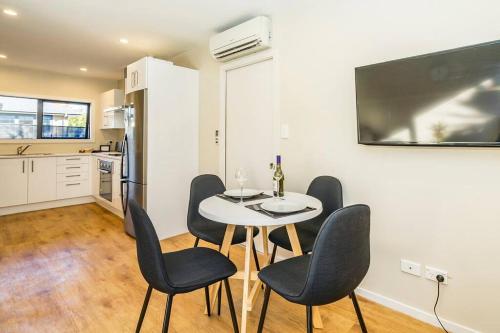 Family friendly - 10min drive to Chch city centre in Mairehau