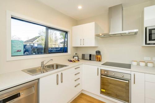 Family friendly - 10min drive to Chch city centre in Mairehau
